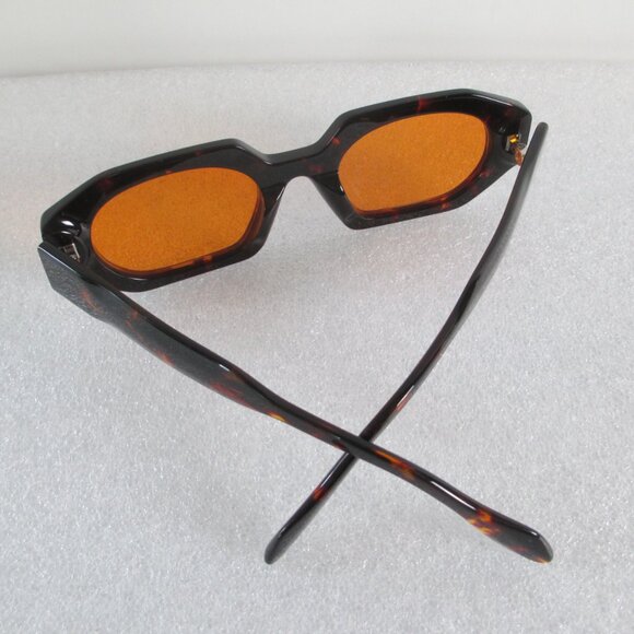 "MOLLY" TORTOISE GEOMETRIC SUNGLASSES - Picture 5 of 14